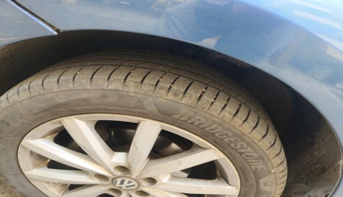 2018 Volkswagen Polo HIGHLINE PLUS 1.0 16 ALLOY, CNG, Manual, 50,036 km, tyre