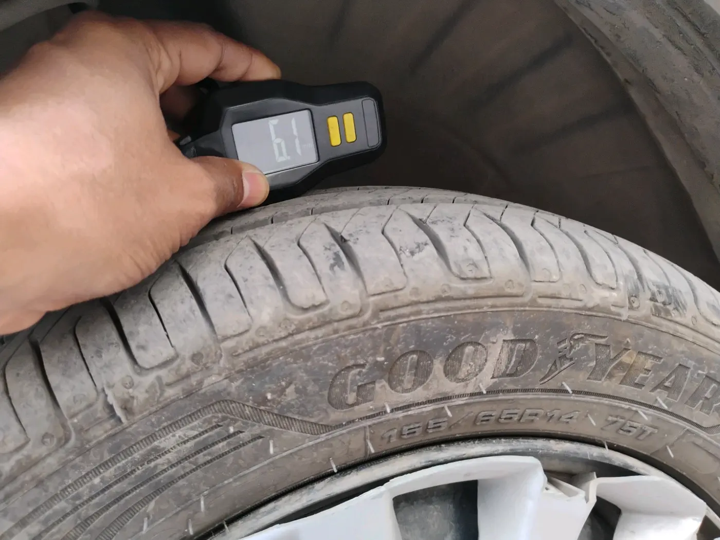 2018 Maruti Wagon R 1.0 VXI AMT, Petrol, Automatic, 49,209 km, tyre