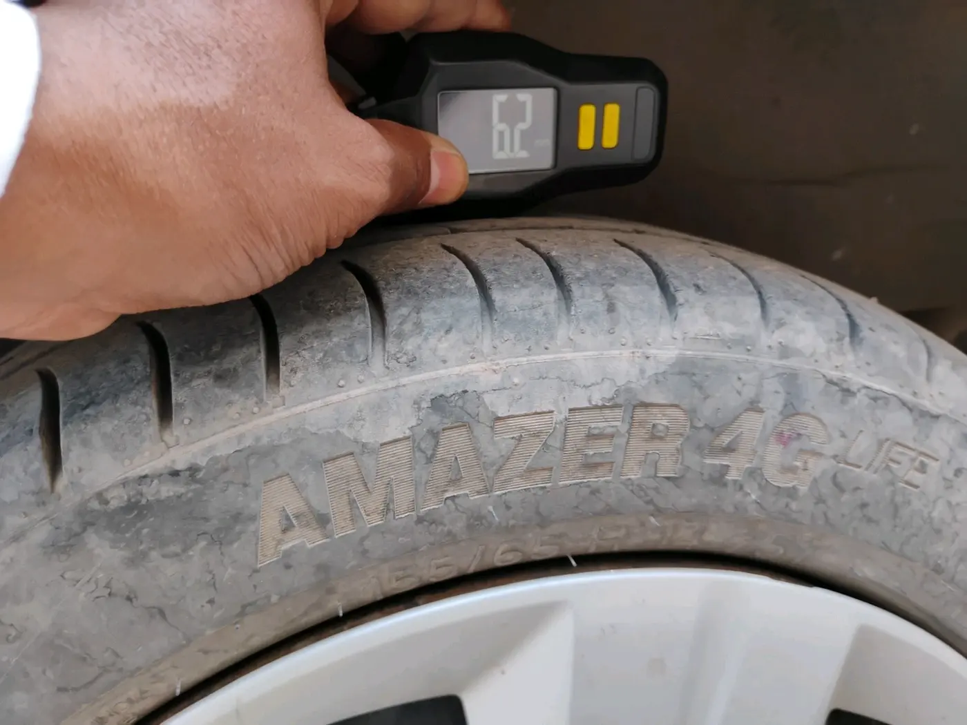 2018 Maruti Wagon R 1.0 VXI AMT, Petrol, Automatic, 49,209 km, tyre