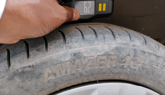 2018 Maruti Wagon R 1.0 VXI AMT, Petrol, Automatic, 49,209 km, tyre