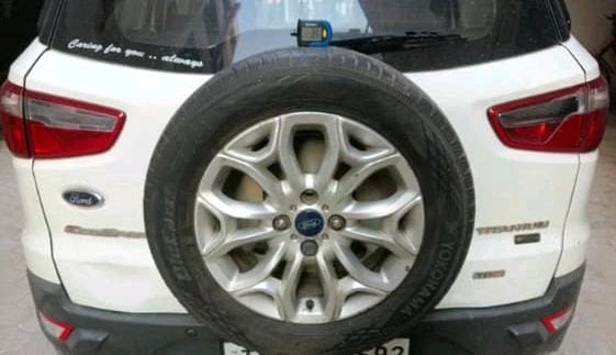 2016 Ford Ecosport TITANIUM 1.5L DIESEL, Diesel, Manual, 1,95,915 km, tyre