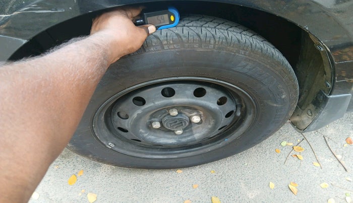 2010 Maruti Swift Dzire VDI, Diesel, Manual, 1,52,674 km, tyre