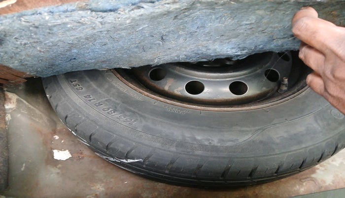 2010 Maruti Swift Dzire VDI, Diesel, Manual, 1,52,674 km, tyre