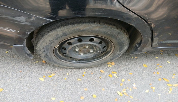 2010 Maruti Swift Dzire VDI, Diesel, Manual, 1,52,674 km, tyre