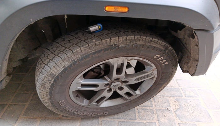 2022 Mahindra Thar LX  P 4WD AT CONVERTIBLE, Petrol, Automatic, 21,914 km, tyre