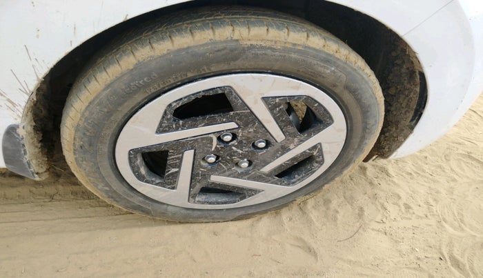 2025 Hyundai GRAND I10 NIOS Sportz 1.2 HY-CNG Duo, CNG, Manual, 4,249 km, tyre