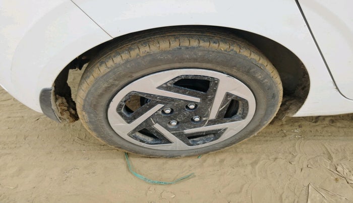 2025 Hyundai GRAND I10 NIOS Sportz 1.2 HY-CNG Duo, CNG, Manual, 4,249 km, tyre