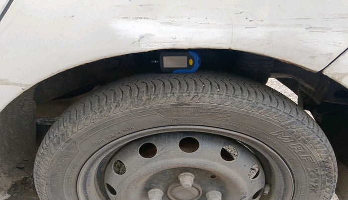 2014 Hyundai Eon MAGNA +, Petrol, Manual, 1,12,530 km, tyre