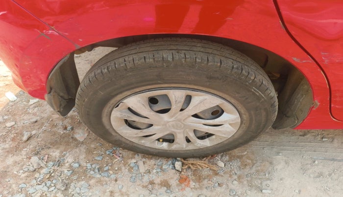 2023 Maruti Swift VXI, Petrol, Manual, 1,33,976 km, tyre