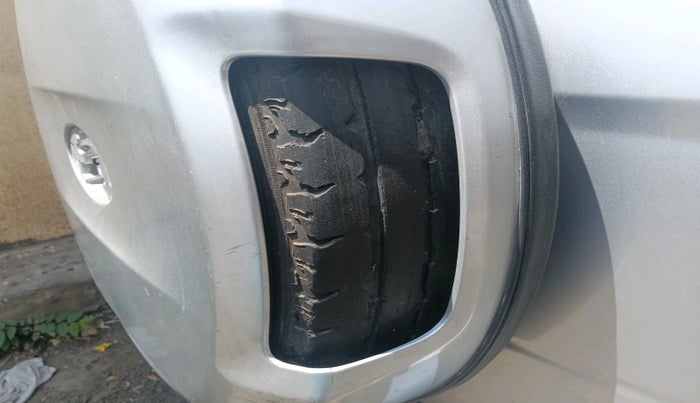 2016 Mahindra TUV300 T8, Diesel, Manual, 76,127 km, tyre