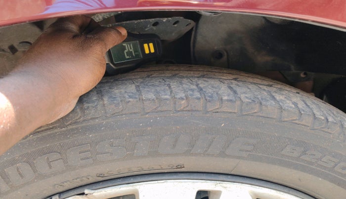 2014 Honda City 1.5L I-VTEC SV, Petrol, Manual, 1,09,613 km, tyre