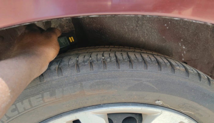 2014 Honda City 1.5L I-VTEC SV, Petrol, Manual, 1,09,613 km, tyre