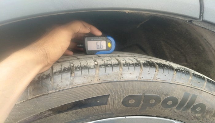 2022 Mahindra XUV700 AX 7 P MT 7 STR, Petrol, Manual, 40,525 km, tyre