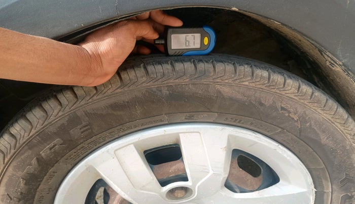 2018 Renault Kwid RXL, CNG, Manual, 99,456 km, tyre