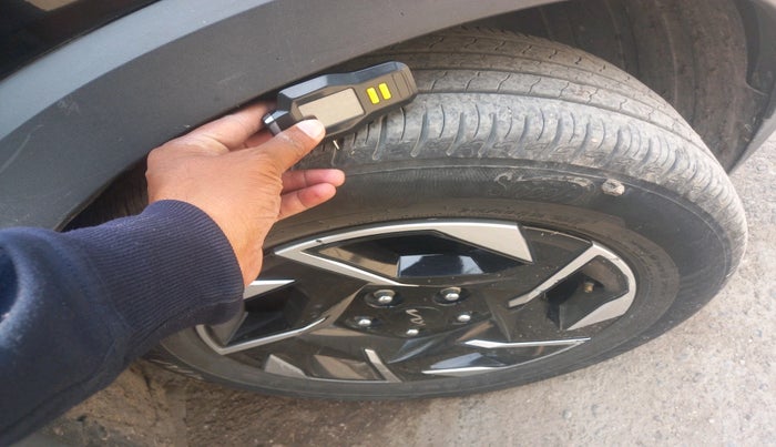 2024 KIA SONET HTK (O) 1.2 Petrol MT, Petrol, Manual, 34,660 km, tyre