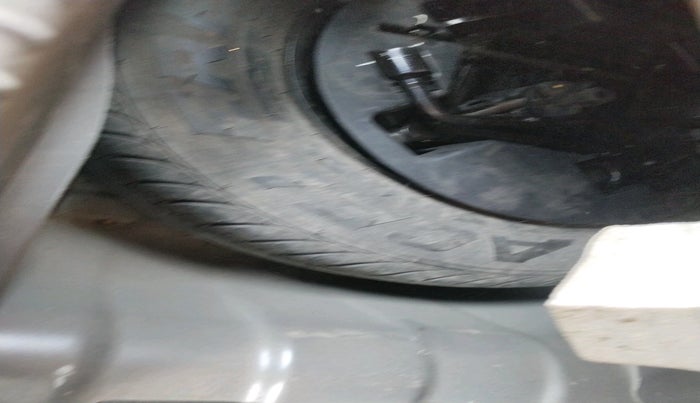 2012 Hyundai i10 SPORTZ 1.2, Petrol, Manual, 31,829 km, tyre