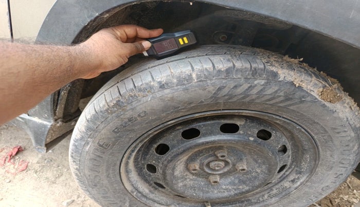 2016 Mahindra Kuv100 K4 PLUS D 6 STR, Diesel, Manual, 1,27,134 km, tyre