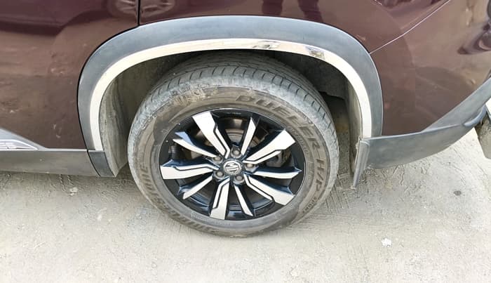 2019 MG HECTOR SHARP 2.0 DIESEL, Diesel, Manual, 1,08,758 km, tyre