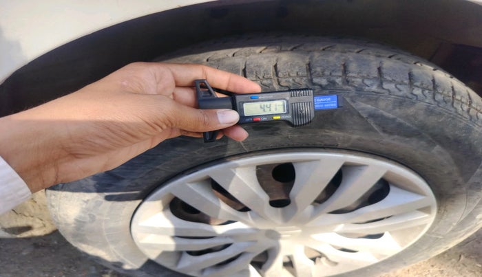 2014 Maruti Ritz VXI, CNG, Manual, 90,218 km, tyre