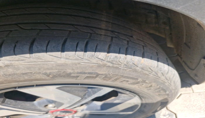 2021 KIA SONET GTX PLUS 1.5 AT, Diesel, Automatic, 1,10,559 km, tyre