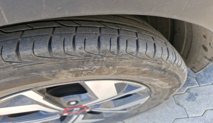 2021 KIA SONET GTX PLUS 1.5 AT, Diesel, Automatic, 1,10,559 km, tyre