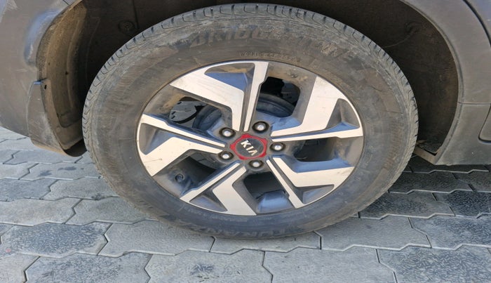 2021 KIA SONET GTX PLUS 1.5 AT, Diesel, Automatic, 1,10,559 km, tyre