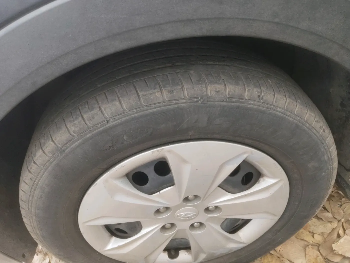 2018 Hyundai Creta E PLUS 1.6 PETROL, Petrol, Manual, 1,76,194 km, tyre