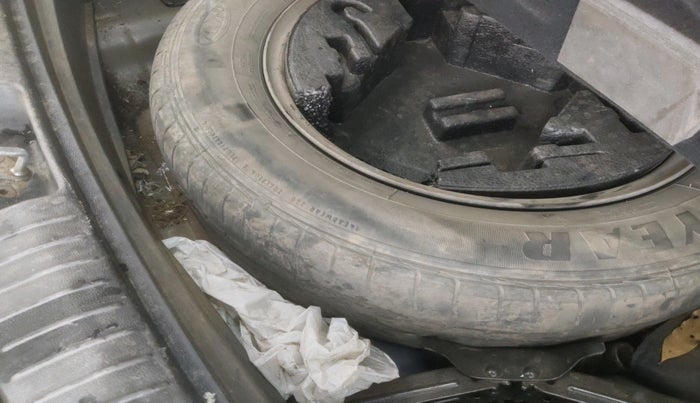 2018 Hyundai Creta E PLUS 1.6 PETROL, Petrol, Manual, 1,76,194 km, tyre