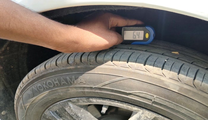 2013 Skoda Laura AMBITION 2.0 TDI CR MT, Diesel, Manual, 1,52,447 km, tyre