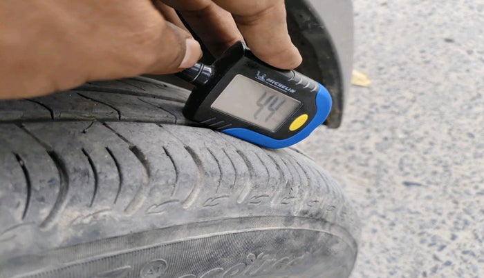 2016 Hyundai Grand i10 SPORTZ 1.2 KAPPA VTVT, CNG, Manual, 1,11,542 km, tyre