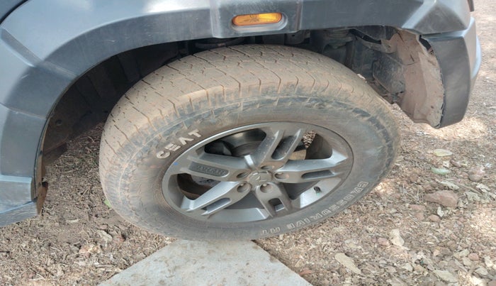 2023 Mahindra Thar LX HARD TOP 4WD MT, Diesel, Manual, 48,494 km, tyre