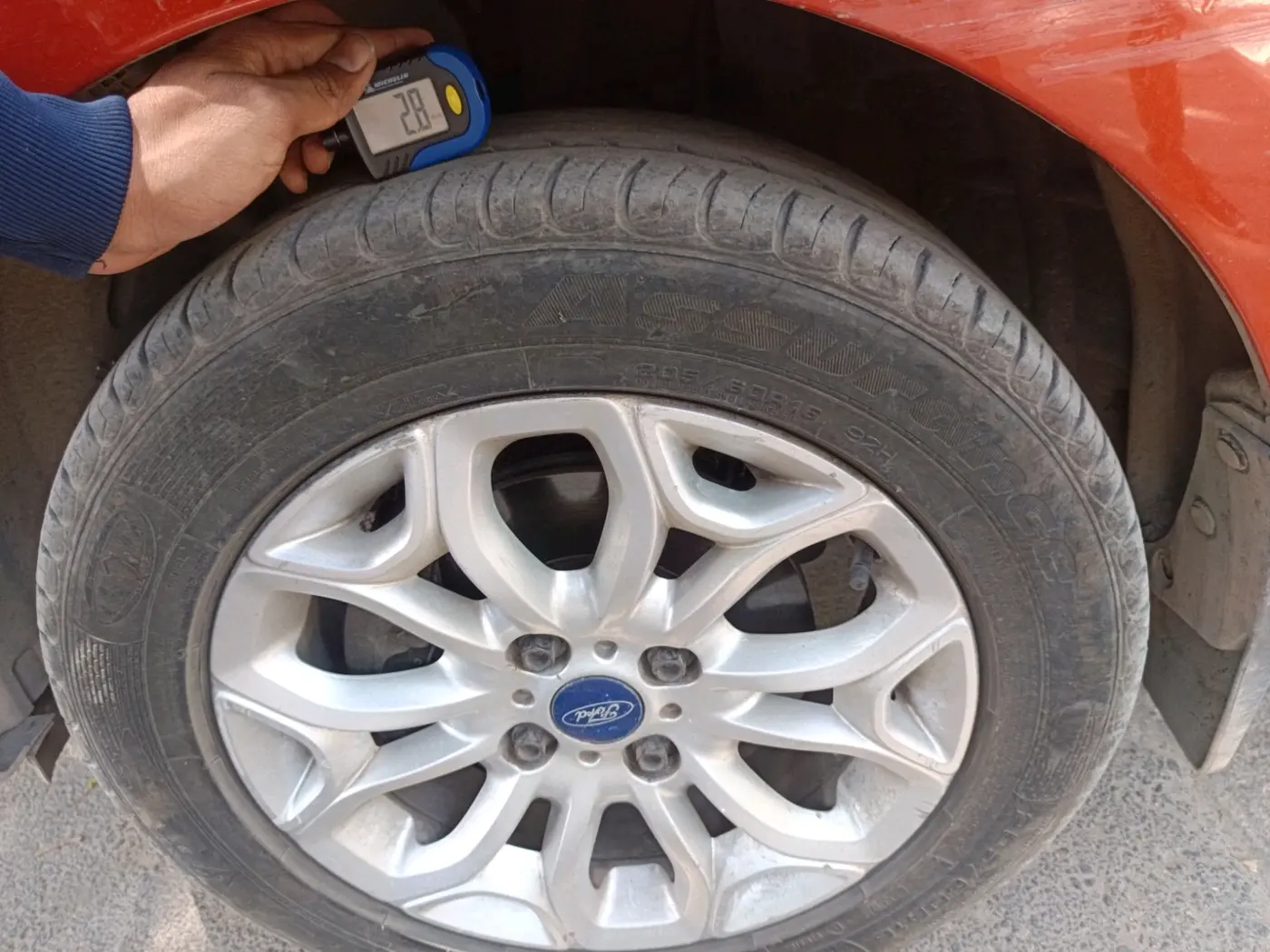 2014 Ford Ecosport TITANIUM 1.5L DIESEL, Diesel, Manual, 1,11,589 km, tyre