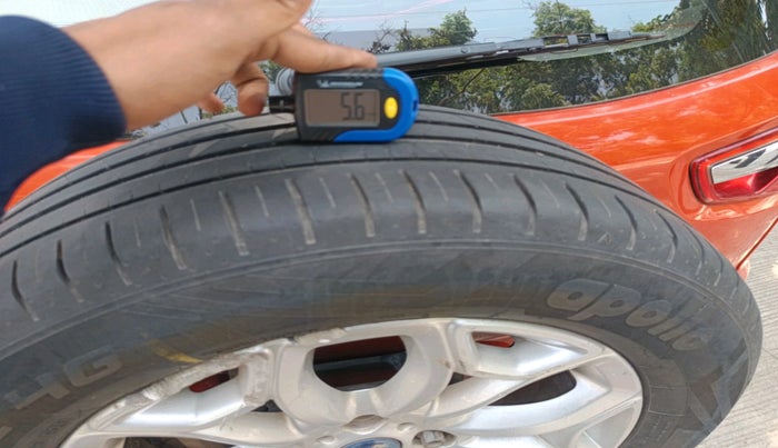 2014 Ford Ecosport TITANIUM 1.5L DIESEL, Diesel, Manual, 1,11,589 km, tyre