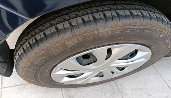 2023 Maruti Swift VXI AMT, Petrol, Automatic, 12,187 km, tyre