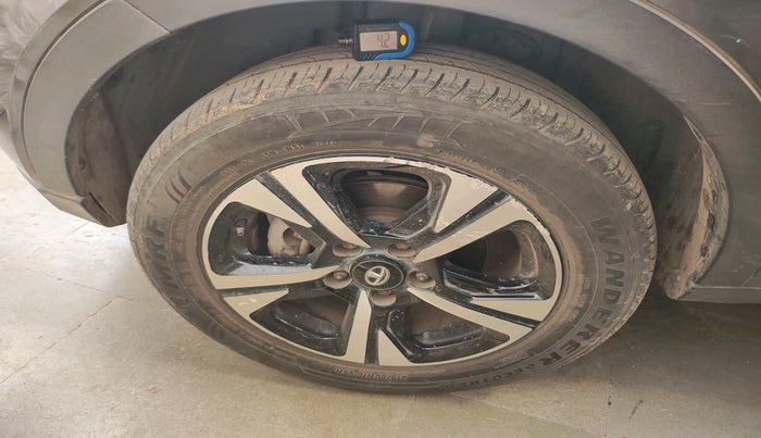 2022 Tata NEXON EV XZ PLUS LUX, Electric, Automatic, 42,098 km, tyre