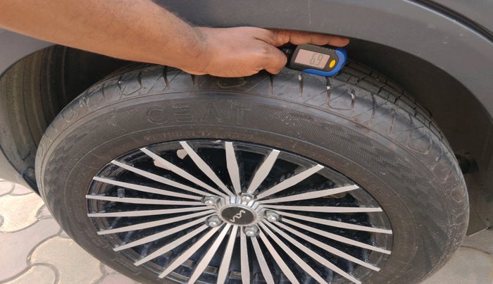 2020 KIA SELTOS HTE 1.5 PETROL, Petrol, Manual, 12,160 km, tyre