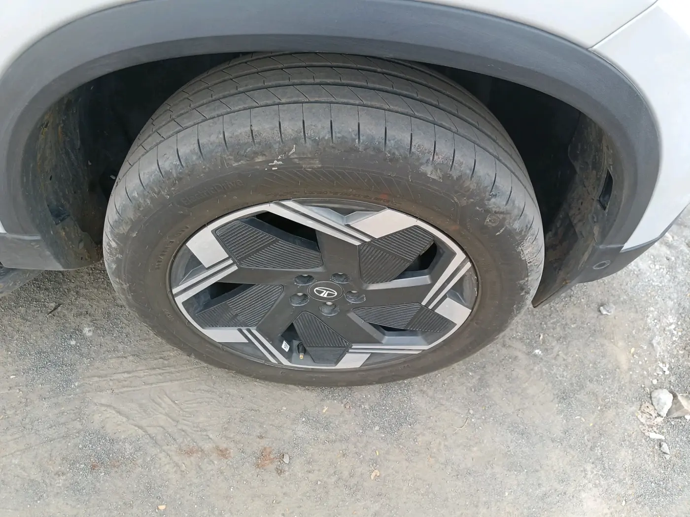 2025 Tata Harrier EV Empowered 75, Electric, Automatic, 31,078 km, tyre