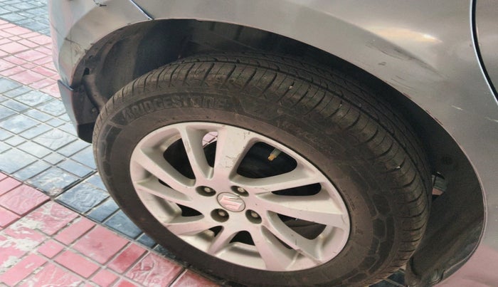 2013 Maruti Swift ZDI, Diesel, Manual, 1,02,274 km, tyre