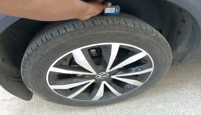 2021 Volkswagen T-ROC 1.5 TSI AT, Petrol, Automatic, 84,462 km, tyre