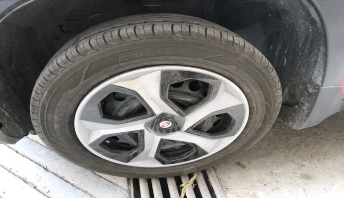 2020 Maruti Vitara Brezza VXI AT SHVS, Petrol, Automatic, 50,977 km, tyre