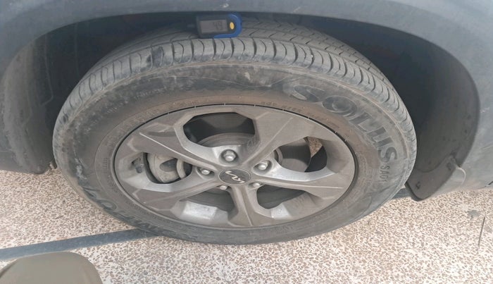 2023 KIA SELTOS  HTK PLUS 1.5 PETROL MT, Petrol, Manual, 18,364 km, tyre