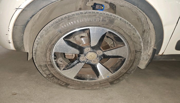 2018 Tata NEXON XZA PLUS DIESEL, Diesel, Automatic, 1,01,727 km, tyre