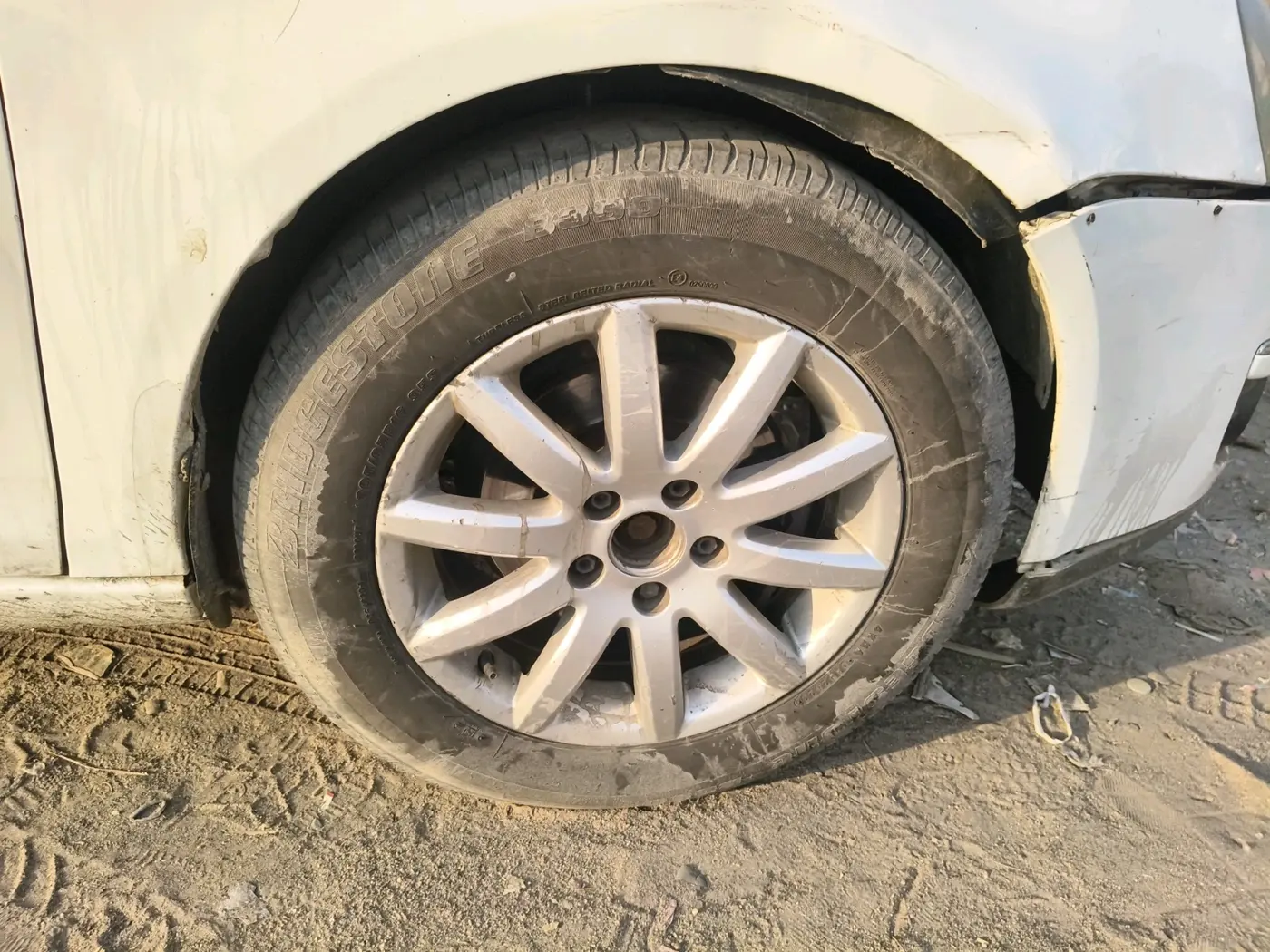 2011 Volkswagen Jetta COMFORTLINE 2.0L TDI, Diesel, Manual, 1,65,545 km, tyre