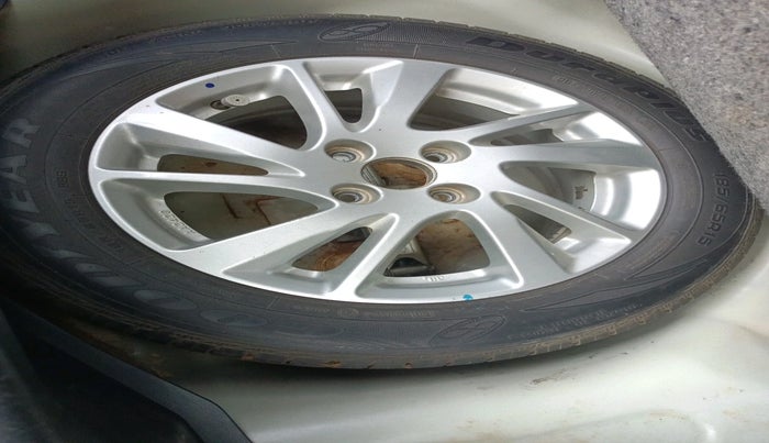 2013 Maruti Swift ZXI, Petrol, Manual, 1,11,158 km, tyre