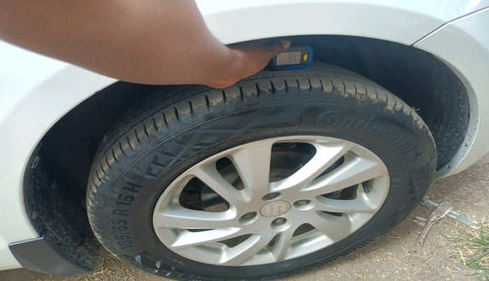 2013 Maruti Swift ZXI, Petrol, Manual, 1,11,158 km, tyre