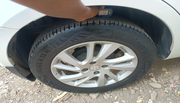 2013 Maruti Swift ZXI, Petrol, Manual, 1,11,158 km, tyre