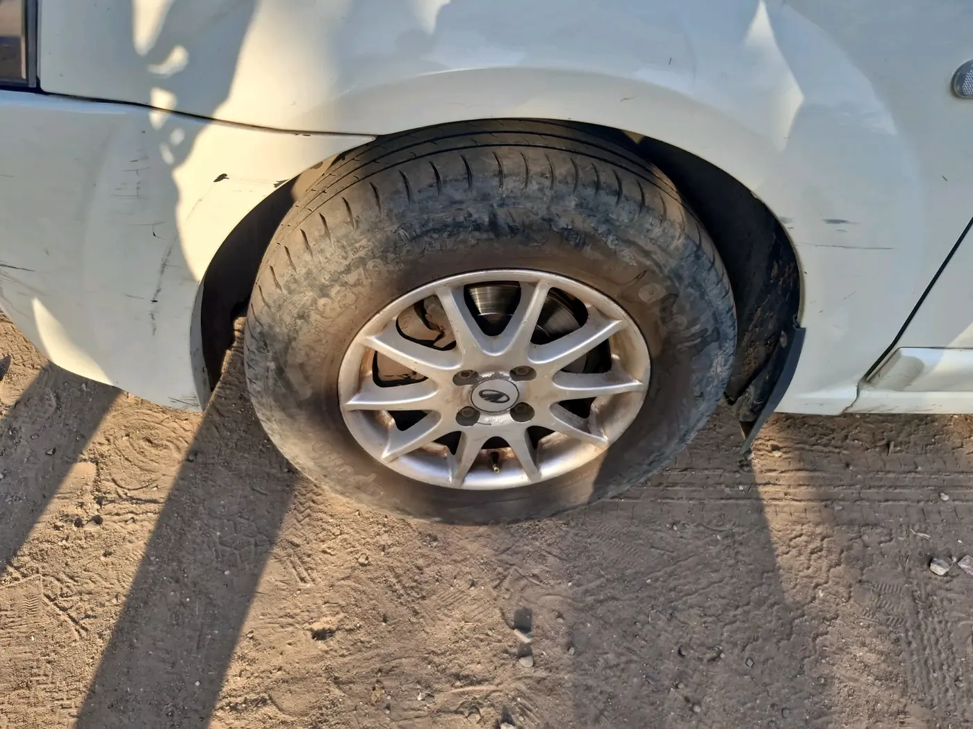 2013 Mahindra Verito 1.5 D2, Diesel, Manual, 51,820 km, tyre