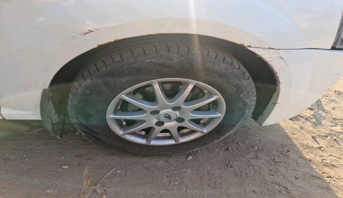 2013 Mahindra Verito 1.5 D2, Diesel, Manual, 51,820 km, tyre