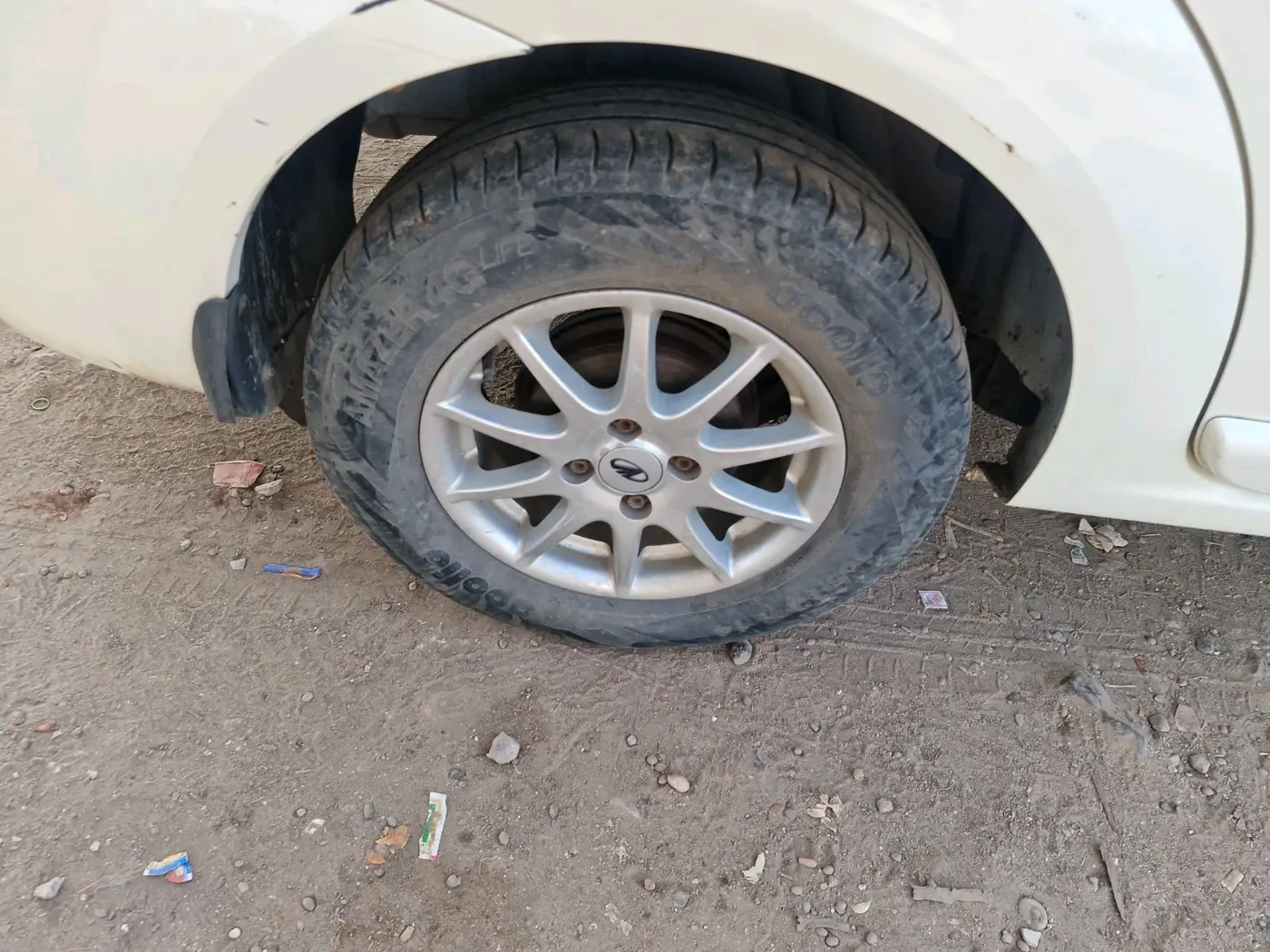 2013 Mahindra Verito 1.5 D2, Diesel, Manual, 51,820 km, tyre