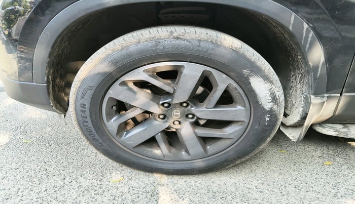 2022 Tata Harrier XZA PLUS 2.0L DARK EDITION, Diesel, Automatic, 69,925 km, tyre